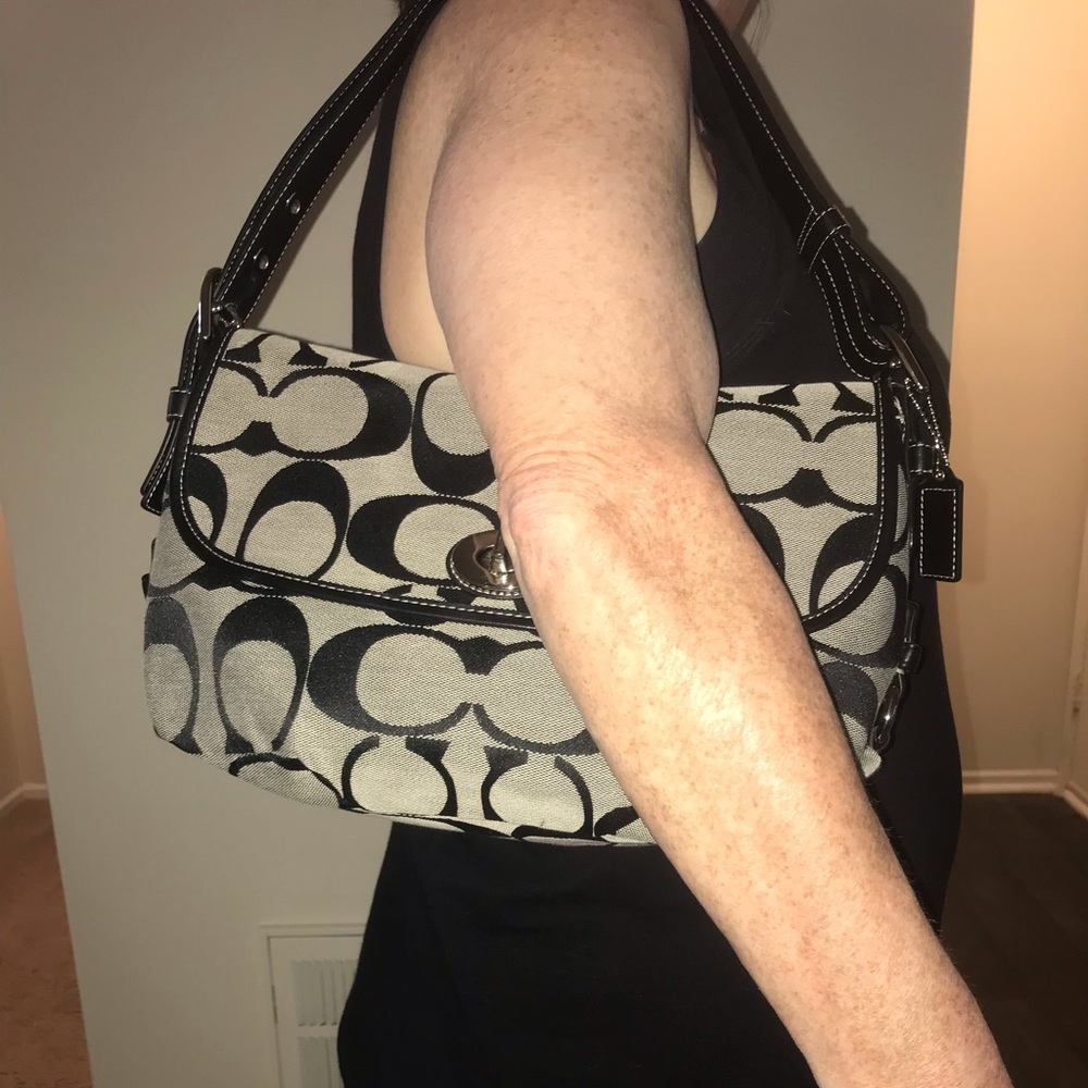 Authentic Coach Signature Jacquard Canvas bag - Picture 8 of 8